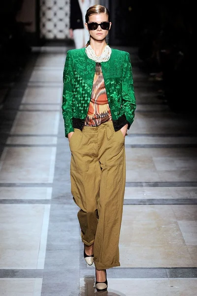 Look 34